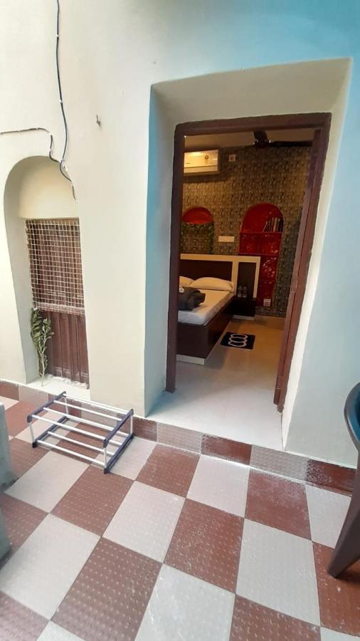 Ani'S Homestay Калькутта Экстерьер фото
